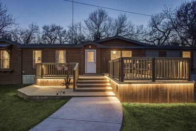 Family/Friends Getaway On The Brazos River