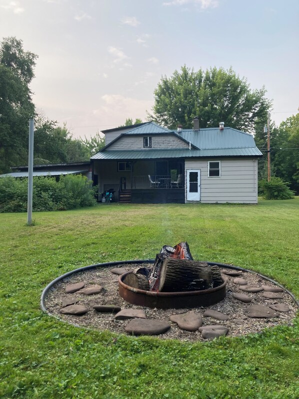 Exterior - Cozy home near all the snowy fun of the UP! (Bessemer)