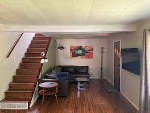 Smart TV, books - Cozy home near all the snowy fun of the UP! (Bessemer)