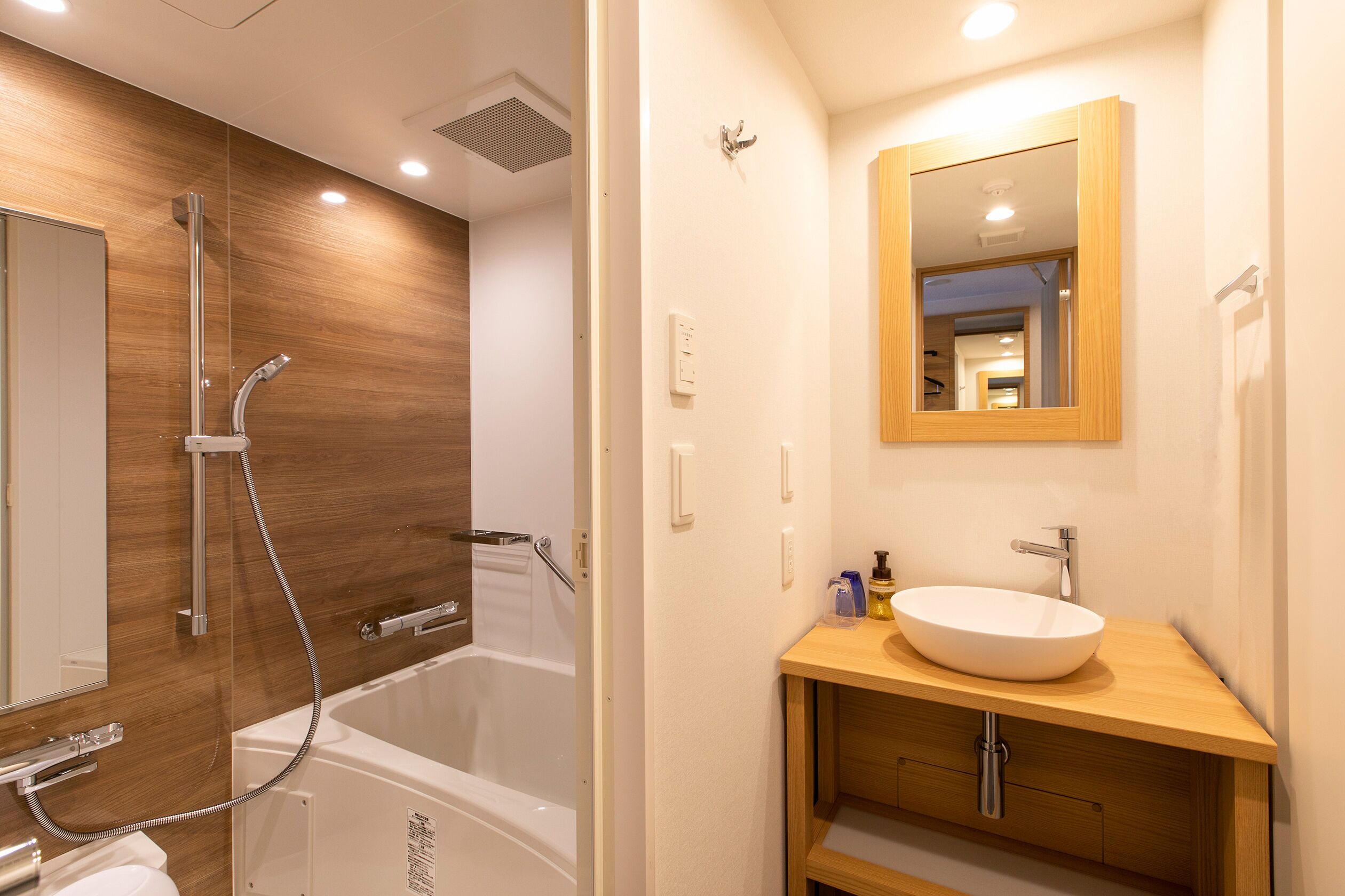 separate bathtub and shower, deep-soaking bathtub, free toiletries