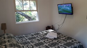 2 bedrooms, iron/ironing board, WiFi, bed sheets - Rancho Inn: Cottage with waterfalls (RJ)
