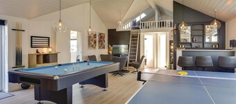 8 bedroom awesome home in Thisted