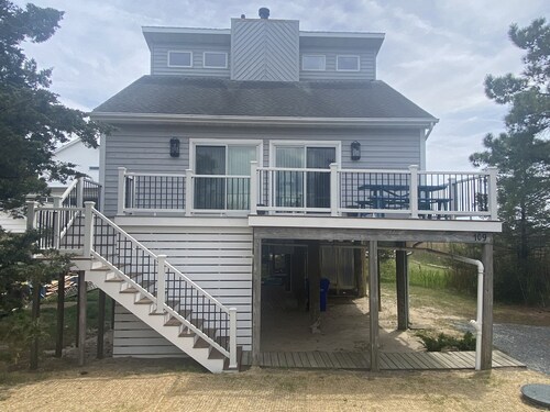 Beautiful Broadkill Beach home with a short walk to the beach.