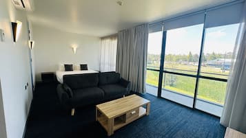 Quarto executivo | Escrivaninha, espaço de trabalho para notebook, Wi-Fi de cortesia