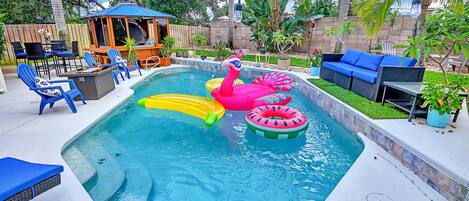 House, 2 Bedrooms | Pool | Outdoor pool, a heated pool