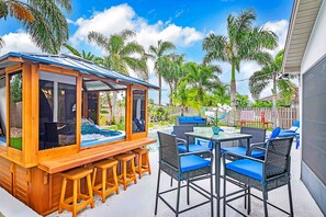 House, 2 Bedrooms | Balcony - Urban Oasis W/hot Tub, Heated Pool And Private Movie Theater 2 Bedroom Home by RedAwning (Melbourne)