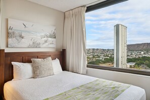 Condo, 1 Bedroom | 1 bilik tidur, ruang kerja komputer riba, Wi-fi percuma