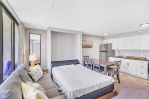 Condo, 1 quarto | Área de estar