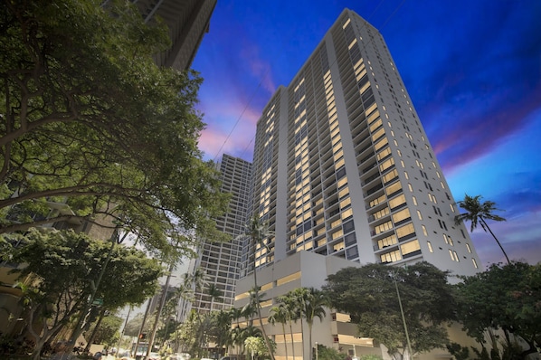 المنشأة من الخارج