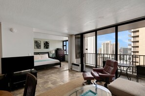 公寓客房, 1 間臥室 | 起居區 | 電視