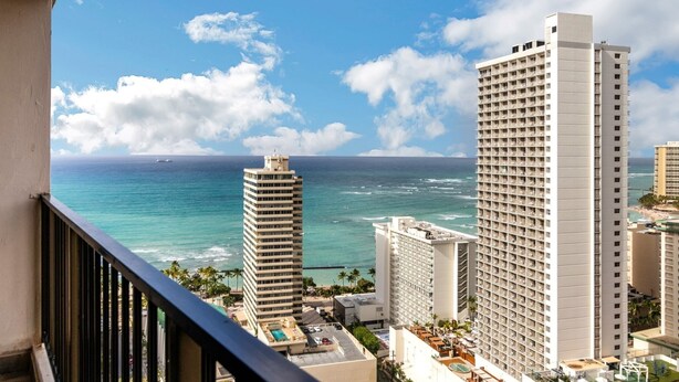 Unclassified image, 1 of 33, button - Deluxe Ocean View Condo on 31st Floor - Free Parking & Wifi! (Honolulu)