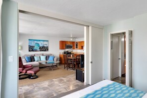 Condo, 1 Bedroom | 1 bedroom, laptop workspace, free WiFi - Deluxe Ocean View Condo on 31st Floor - Free Parking & Wifi! (Honolulu)