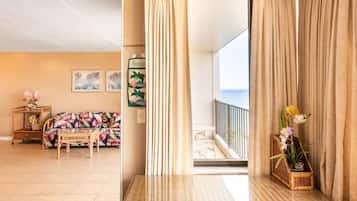 Condo, 1 Bedroom | Living area
