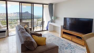 Condo, 1 Bedroom | Living area