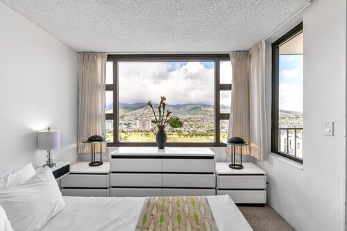 21st Floor Condo With View of Ko'olau Mountains and the Ala Wai Canal by Koko Resort Vacation Rentals
