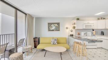 Condo, 1 Bedroom | Interior