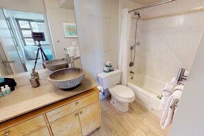 Condo, 1 Bedroom | Bathroom | Towels - High Level Waikiki Condo - Enjoy Ocean Views From Your Private Lanai! (Honolulu)