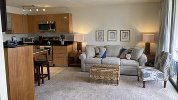 Condo, 1 Bedroom | Living area | Smart TV