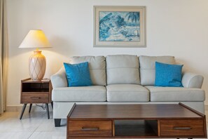 Condo, 1 Bedroom | Living area