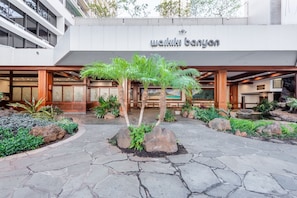 Condo, 1 Bedroom | Property grounds - Deluxe Garden View Waikiki Banyan, Free Parking by Koko Resort Vacation Rentals (Honolulu)