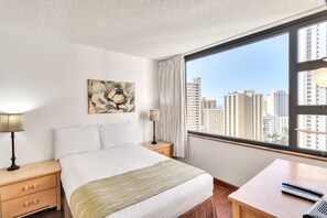 Condo, 1 Bedroom | 1 bedroom, laptop workspace, iron/ironing board, free WiFi - 19th Floor Condo with Lanai & Sea Views - FREE Parking! (Honolulu)