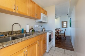Condo, 1 Bedroom | Private kitchen | Fridge, oven, coffee/tea maker, toaster
