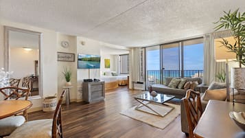 Condo, 1 Bedroom | Living area