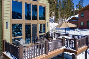 Townhome, 5 Bedrooms | Property grounds