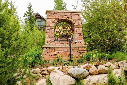 Dreamcatcher At Lakota 5 Bedroom Home by RedAwning