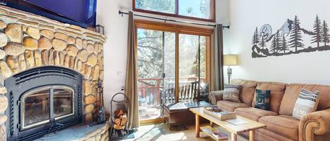 Condo, 3 Bedrooms | Living area