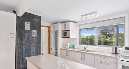 The Lake House - Taupo Holiday Home