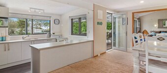 The Lake House - Taupo Holiday Home