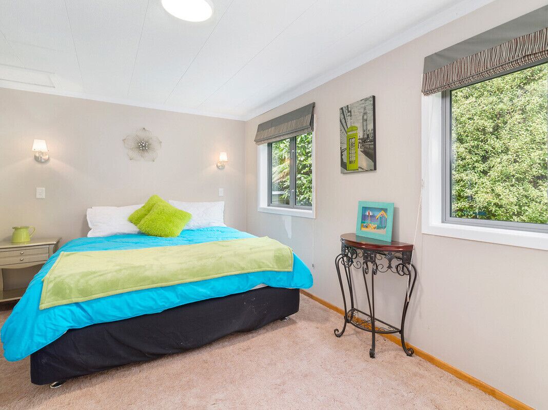 4 bedrooms, bed sheets