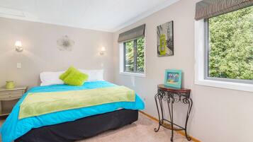 4 bedrooms, bed sheets