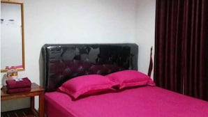 Room - Pringgondani Guest House (Semarang)