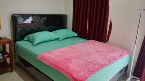 Room - Pringgondani Guest House (Semarang)