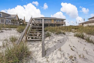 House, 3 Bedrooms | Exterior