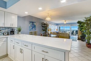 Condo, 2 chambres | Intérieur