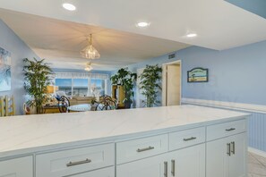 Condo, 2 Bedrooms | Interior