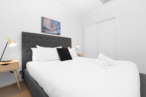 House (4 Bedrooms) | 4 bedrooms, iron/ironing board, bed sheets