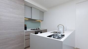Apartemen (2 Bedrooms) | Dapur pribadi | Microwave, oven, kompor, dan mesin pencuci piring