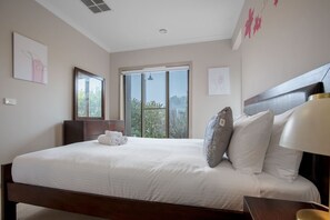 單棟房屋 (4 Bedrooms) | 4 間睡房、熨斗/熨衫板、床單