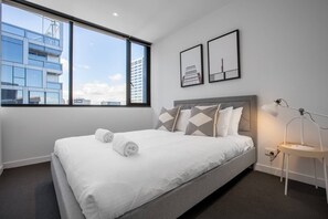 Apartment (2 Bedrooms) | 2 bedrooms, iron/ironing board, bed sheets - Cozy APT Seaview Next to Southern Cross/pool/gym (Melbourne)