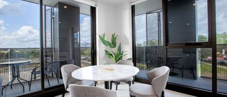 Apartment (2 Bedrooms) | Dining
