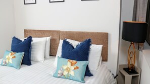 1 chambre, fer et planche à repasser, accès au Wi-Fi (inclus)