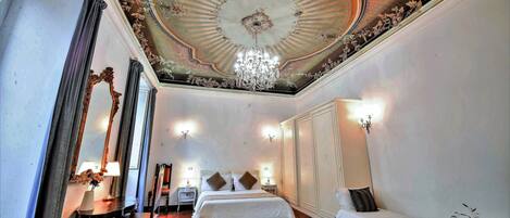 1 bedroom, in-room safe, desk, iron/ironing board