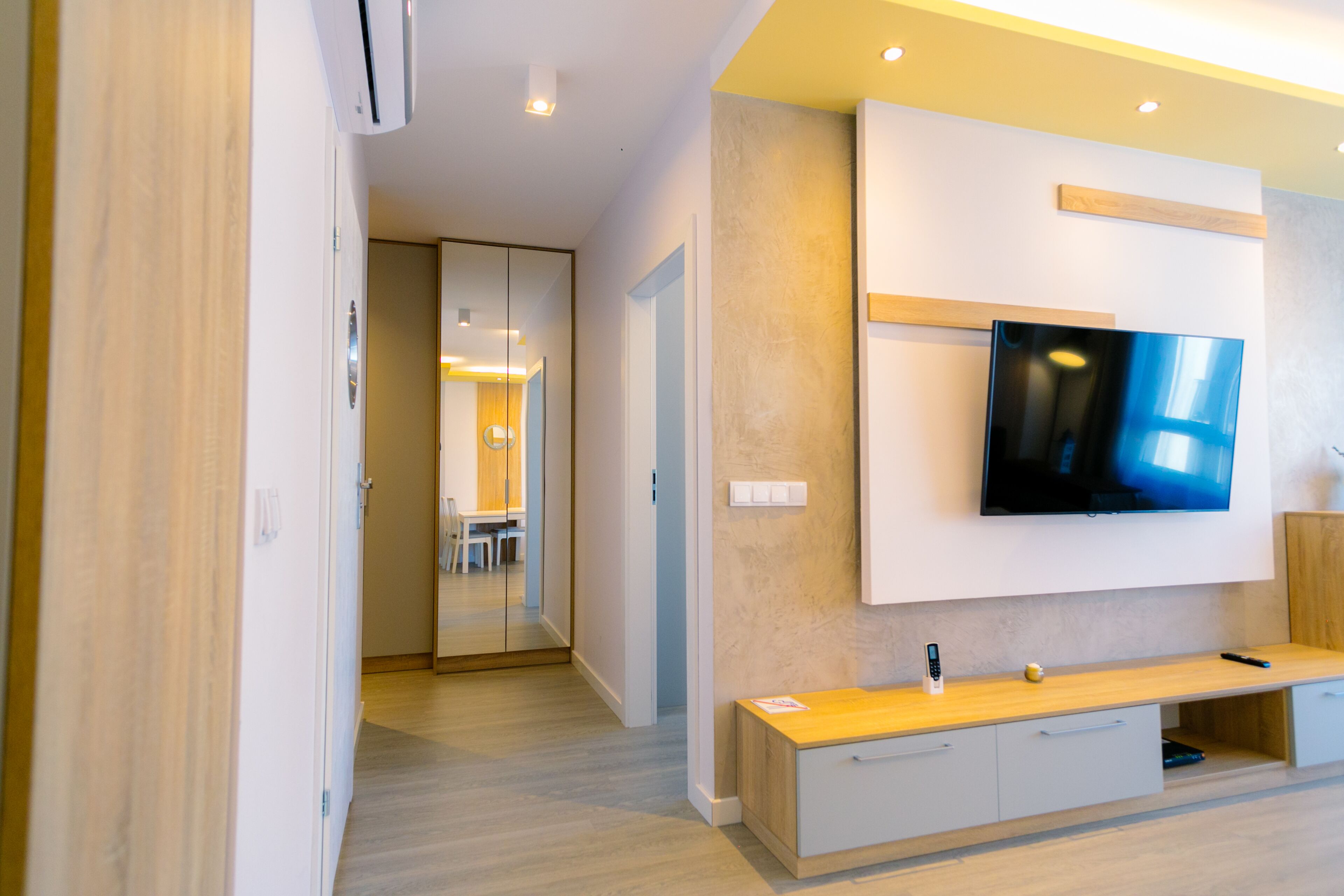 Appartement Classique | Coin séjour | Télévision à écran plat de 37 pouces avec chaînes numériques