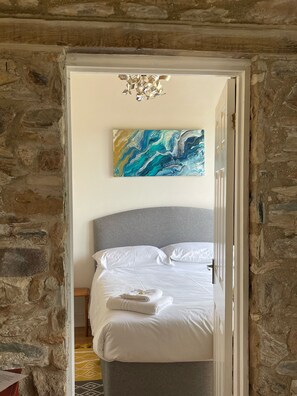 3 chambres, fer et planche à repasser, lit parapluie, Wi-Fi gratuit