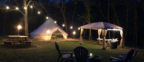 تناول الطعام بالخارج