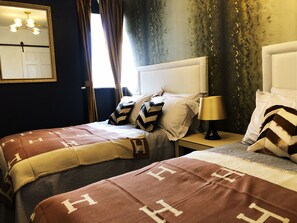 2 Schlafzimmer, Zimmersafe, Bügeleisen/Bügelbrett, kostenloses WLAN